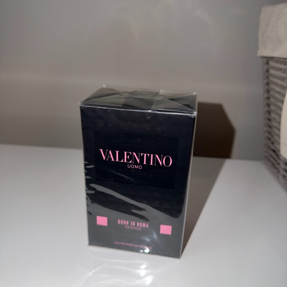 Valentino Uomo Born in Roma Intense